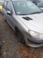 zdjęcie samochodu z przodu