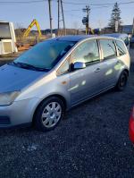 zdjęcie samochodu z przodu