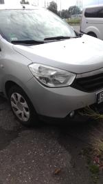 zdjęcie samochodu z przodu