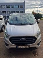 zdjęcie samochodu z przodu