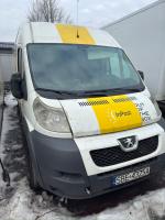 zdjęcie samochodu z przodu