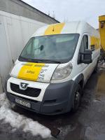 zdjęcie samochodu z przodu