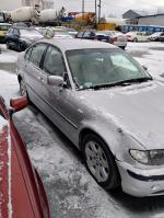 zdjecie samochodu z przodu